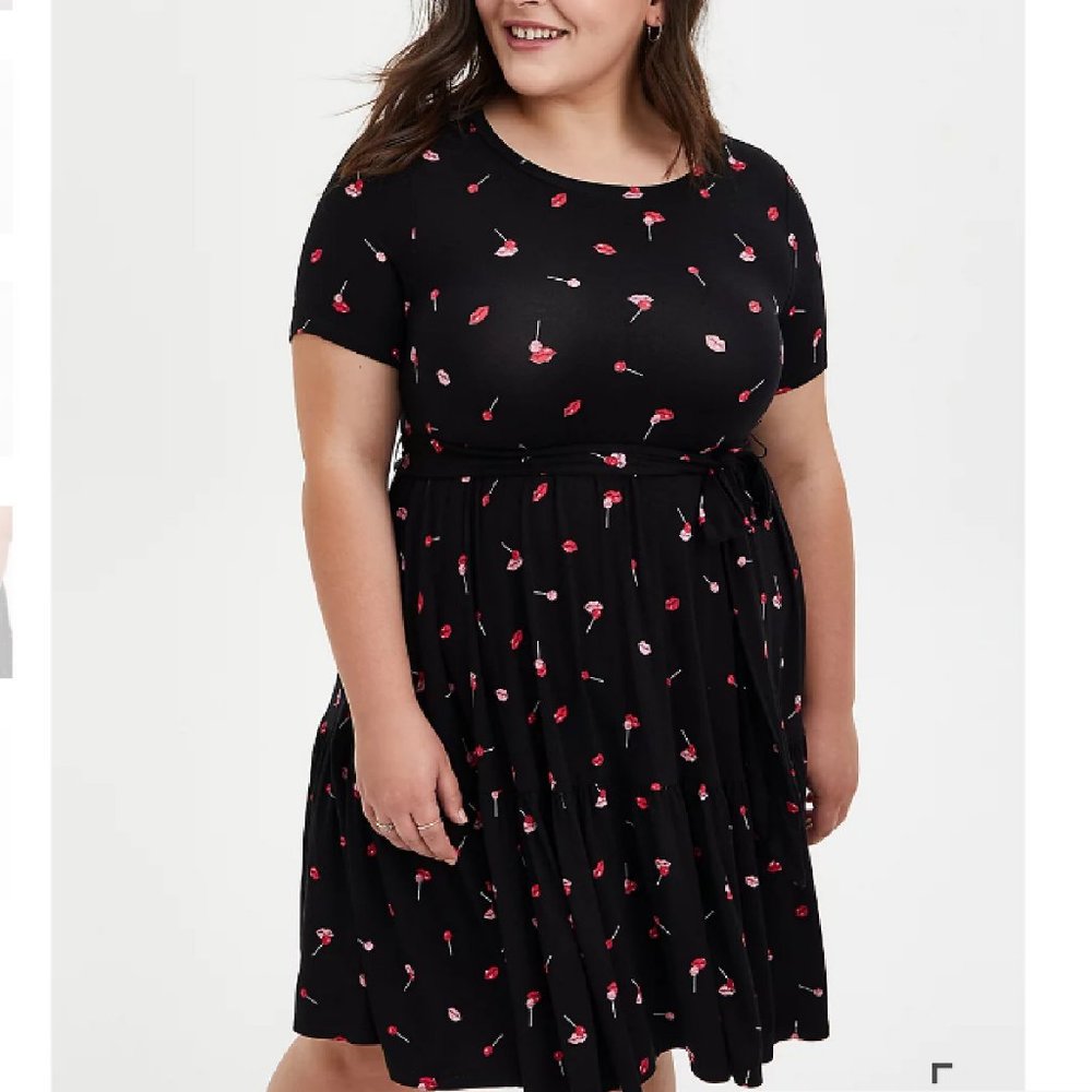 TORRID BLACK LIP PRINT SOFT SKATER DRESS SZ 1